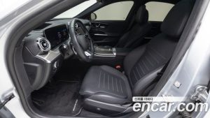 Mercedes-Benz C-Class C300 4MATIC AMG Line 2023 года из Южной Кореи