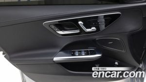 Mercedes-Benz C-Class C300 4MATIC AMG Line 2023 года из Южной Кореи