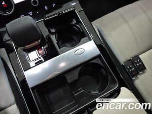 Land Rover Range Rover Velar 2.0 P250 R-Dynamic SE 2023 года из Южной Кореи