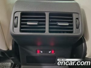 Land Rover Range Rover Velar 2.0 P250 R-Dynamic SE 2023 года из Южной Кореи