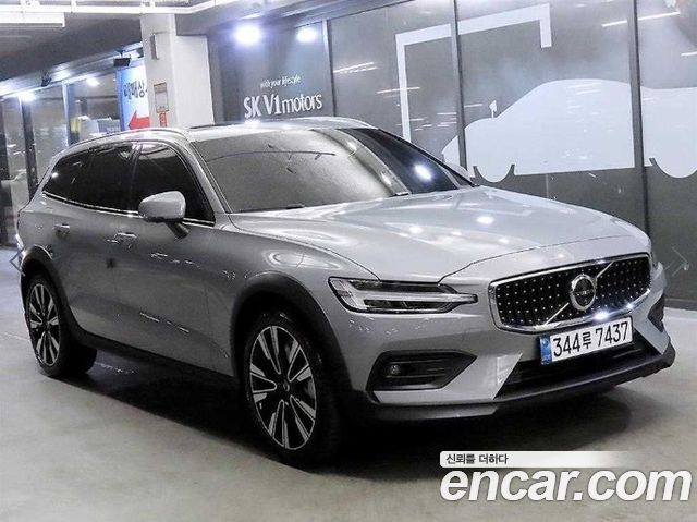 Volvo V60 B5 Ultra AWD 2025 года из Кореи