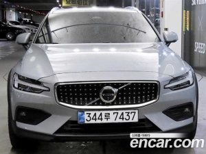 Volvo V60 B5 Ultra AWD 2025 года из Южной Кореи
