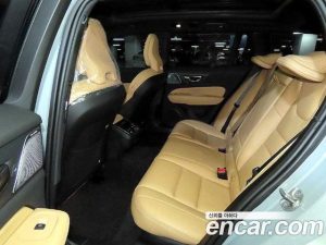 Volvo V60 B5 Ultra AWD 2025 года из Южной Кореи