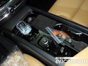 Volvo V60 B5 Ultra AWD 2025 года из Южной Кореи