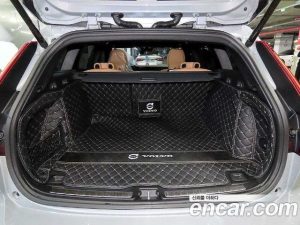 Volvo V60 B5 Ultra AWD 2025 года из Южной Кореи
