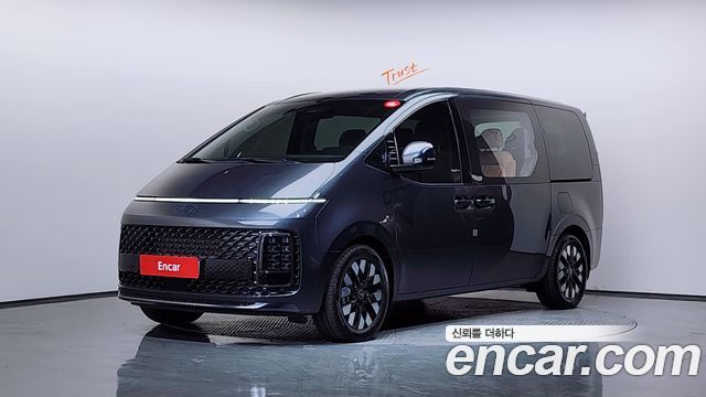 Hyundai Staria L3.5 Lounge 9-Seater 2025 года из Кореи