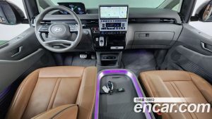 Hyundai Staria L3.5 Lounge 9-Seater 2025 года из Южной Кореи