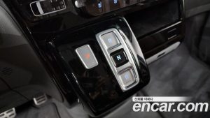 Hyundai Staria L3.5 Lounge 9-Seater 2025 года из Южной Кореи