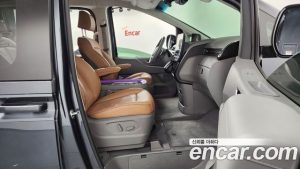 Hyundai Staria L3.5 Lounge 9-Seater 2025 года из Южной Кореи