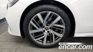 Mercedes-Benz E-Class E220d 4MATIC Exclusive 2025 года из Южной Кореи