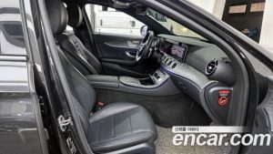 Mercedes-Benz E-Class E350 4MATIC AMG Line 2023 года из Южной Кореи