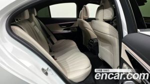 Mercedes-Benz E-Class E300 4MATIC AMG Line 2024 года из Южной Кореи