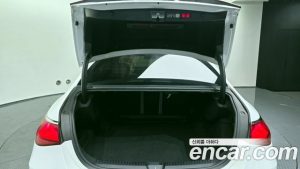 Mercedes-Benz E-Class E300 4MATIC AMG Line 2024 года из Южной Кореи