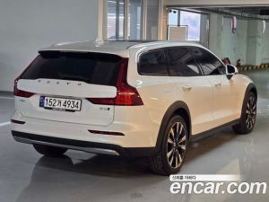 Volvo V60 B5 ULTIMATE AWD 2024 года из Южной Кореи