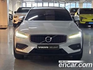 Volvo V60 B5 ULTIMATE AWD 2024 года из Южной Кореи