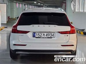 Volvo V60 B5 ULTIMATE AWD 2024 года из Южной Кореи