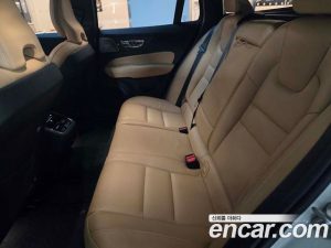 Volvo V60 B5 ULTIMATE AWD 2024 года из Южной Кореи