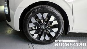 Hyundai Staria 4WD Lounge 9-Seater 2025 года из Южной Кореи