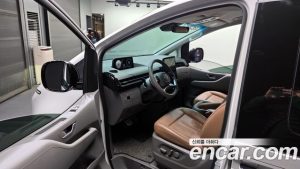 Hyundai Staria 4WD Lounge 9-Seater 2025 года из Южной Кореи