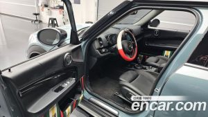 Mini Countryman CLASSIC Plus COMFORT PACK 2023 года из Южной Кореи
