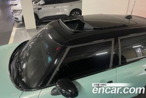 Mini Cooper 5Door Favoured 2025 года из Южной Кореи