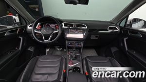 Volkswagen Tiguan 2.0 TDI 4 Prestige 2023 года из Южной Кореи
