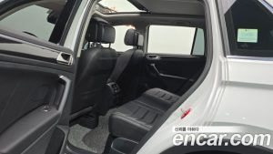 Volkswagen Tiguan 2.0 TDI 4 Prestige 2023 года из Южной Кореи
