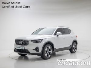 Volvo XC40 B4 Ultra Bright 2025 года из Южной Кореи