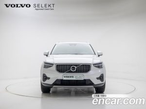 Volvo XC40 B4 Ultra Bright 2025 года из Южной Кореи