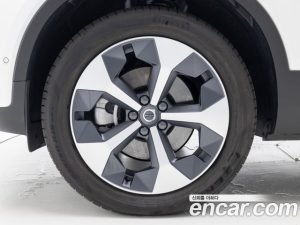 Volvo XC40 B4 Ultra Bright 2025 года из Южной Кореи