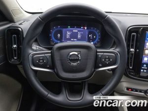 Volvo XC40 B4 Ultra Bright 2025 года из Южной Кореи