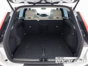 Volvo XC40 B4 Ultra Bright 2025 года из Южной Кореи