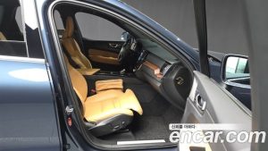 Volvo XC60 B5 Ultra Bright 2025 года из Южной Кореи