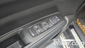 Renault-KoreaSamsung QM6 2.0 GDe RE Signature 2WD 2023 года из Южной Кореи