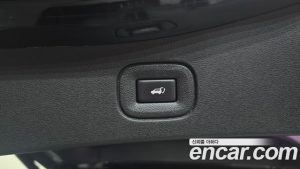 Renault-KoreaSamsung QM6 2.0 GDe RE Signature 2WD 2023 года из Южной Кореи