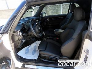 Mini Cooper Convertible CLASSIC 2024 года из Южной Кореи