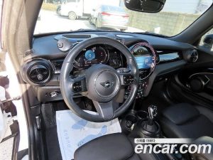 Mini Cooper Convertible CLASSIC 2024 года из Южной Кореи