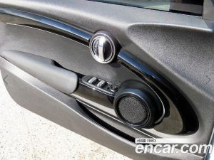 Mini Cooper Convertible CLASSIC 2024 года из Южной Кореи