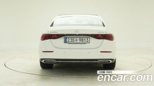 Mercedes-Benz E-Class E350e 4MATIC 2025 года из Южной Кореи