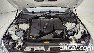 Mercedes-Benz E-Class E350e 4MATIC 2025 года из Южной Кореи