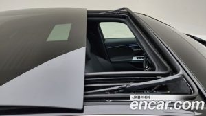 Mercedes-Benz E-Class E350e 4MATIC 2025 года из Южной Кореи