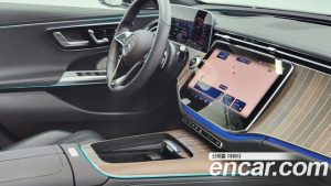 Mercedes-Benz E-Class E350e 4MATIC 2025 года из Южной Кореи