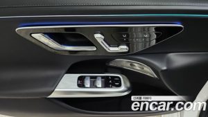 Mercedes-Benz E-Class E350e 4MATIC 2025 года из Южной Кореи