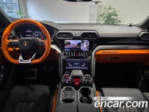 Lamborghini Urus 4.0 V8 S 2023 года из Южной Кореи