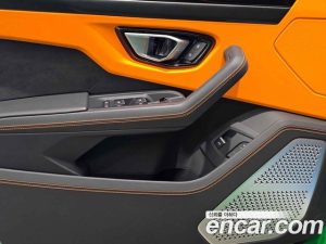 Lamborghini Urus 4.0 V8 S 2023 года из Южной Кореи