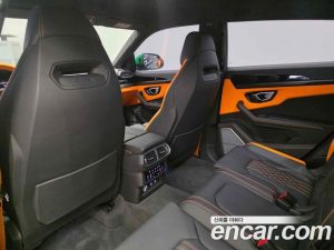 Lamborghini Urus 4.0 V8 S 2023 года из Южной Кореи