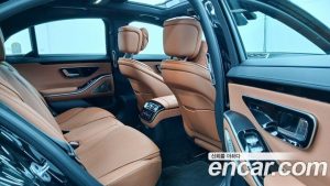 Mercedes-Benz S-Class S350 d 4MATIC 2025 года из Южной Кореи