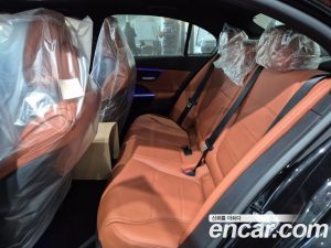 Mercedes-Benz C-Class C200 Avantgarde 2025 года из Южной Кореи