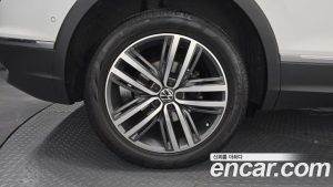 Volkswagen Tiguan 2.0 TDI 4 Prestige 2023 года из Южной Кореи