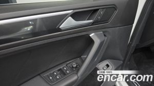 Volkswagen Tiguan 2.0 TDI 4 Prestige 2023 года из Южной Кореи